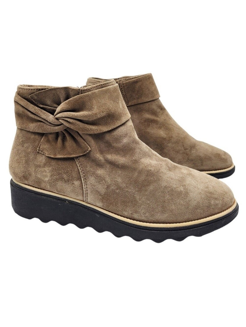 Clarks Ultimate Comfort Collection Womens Size 10 Sharon Salon Brown Suede Boots